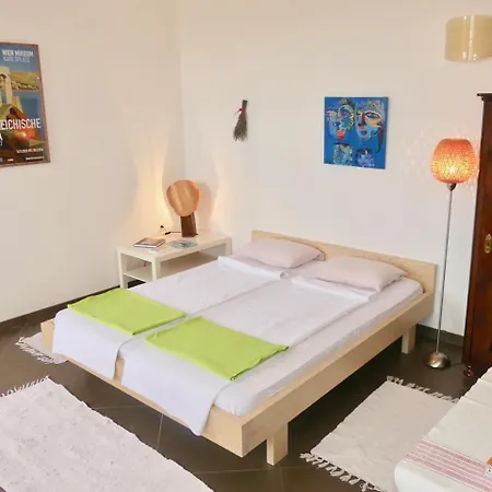 Pomalo - In Apartment *